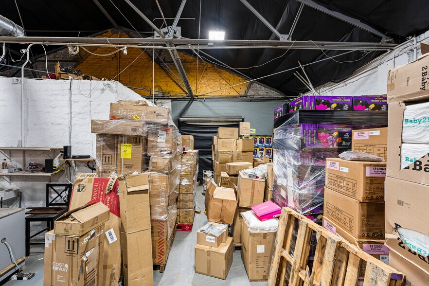 More Photos Of 2879 Main St, Riverside Warehouse For Lease