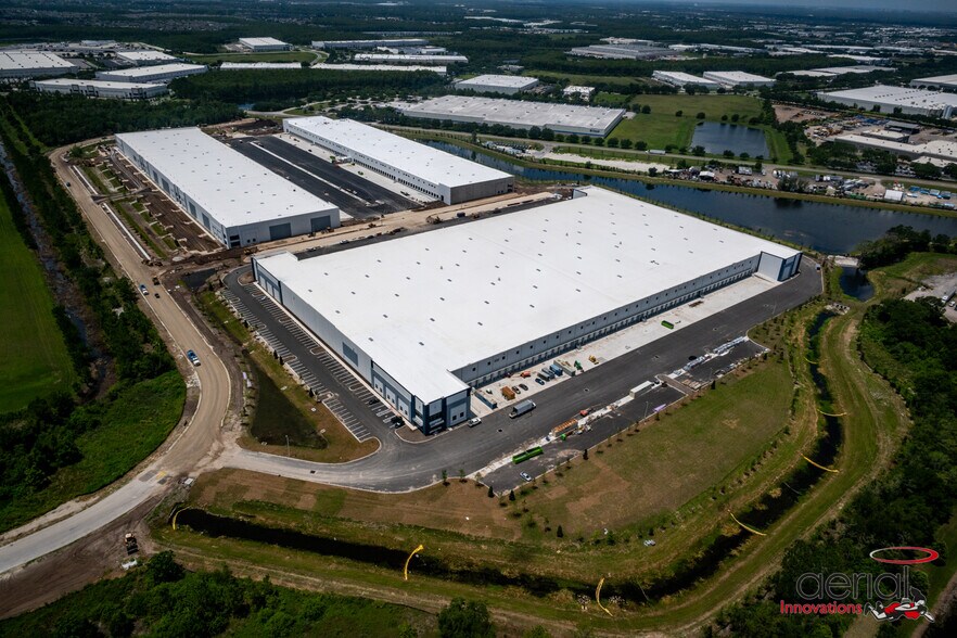 More Photos Of 9876 Air Commerce Pky, Orlando Unknown For Lease