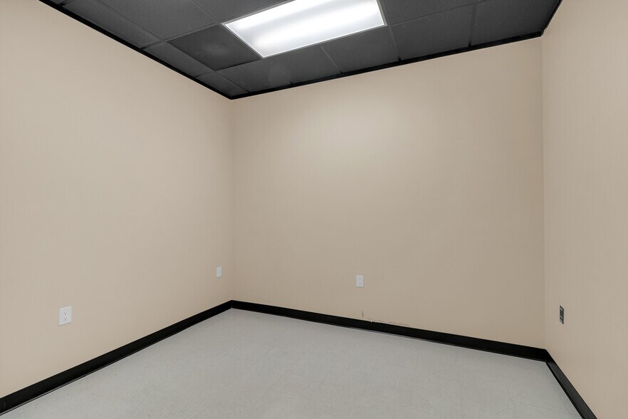 More Photos Of 1125 Cypress Station Dr, Houston Medical For Lease