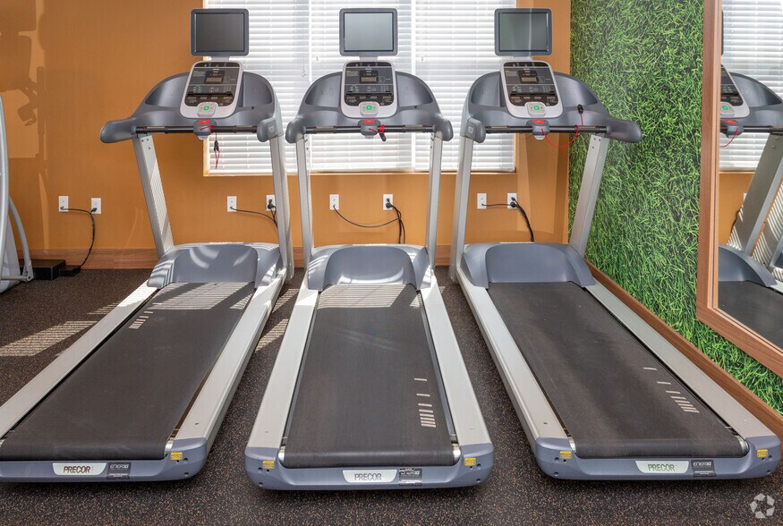 More Photos Of 56 Broad St, Bloomfield Apartments For Lease