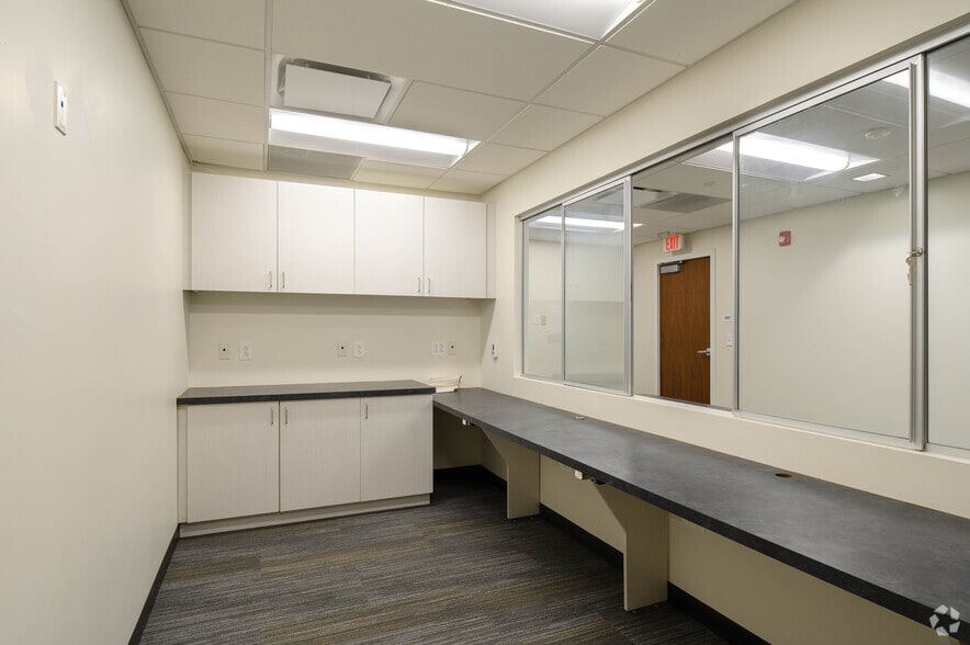 More Photos Of 1335 W Tabor Rd, Philadelphia Medical For Lease