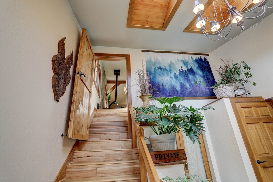 More Photos Of 468 Riverside Dr, Lyons Specialty For Sale