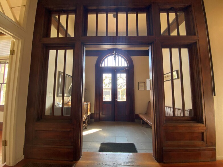 More Photos Of 355 W Las Palmas Ave, Patterson Office Residential For Sale