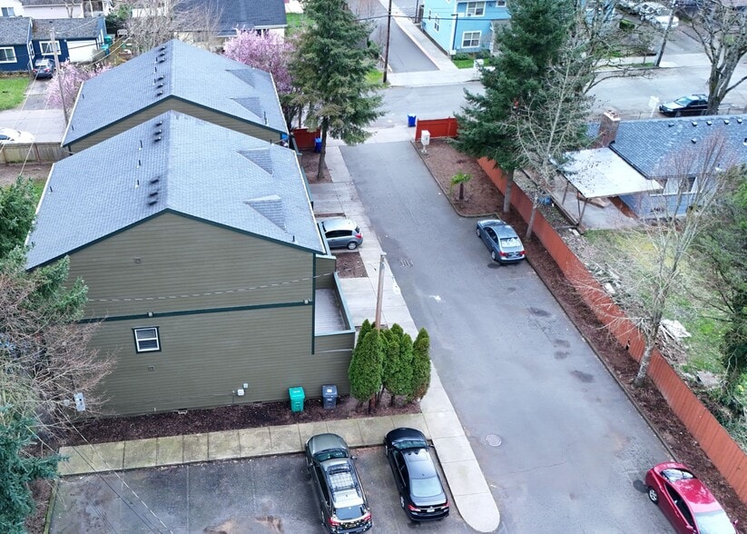 More Photos Of 8423-8451 SE Brooklyn St, Portland Apartments For Sale