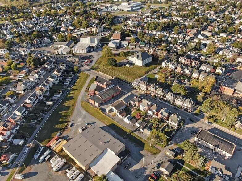 More Photos Of 128 W 3rd St, Waynesboro Freestanding For Sale