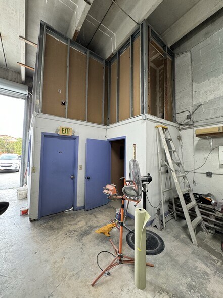 More Photos Of 1756 W 41st St, Hialeah Auto Repair For Lease