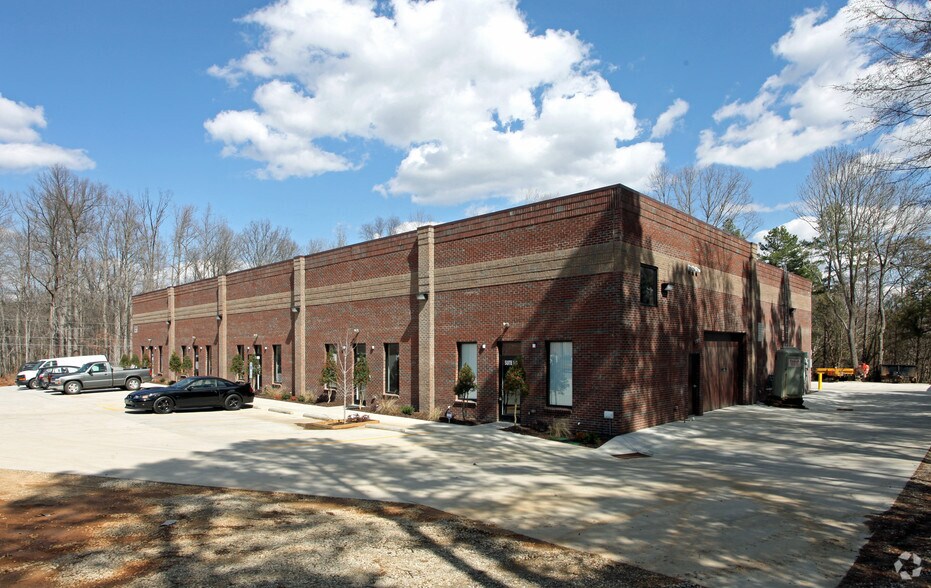 More Photos Of 8018 Myint Ln, Concord Light Distribution For Lease