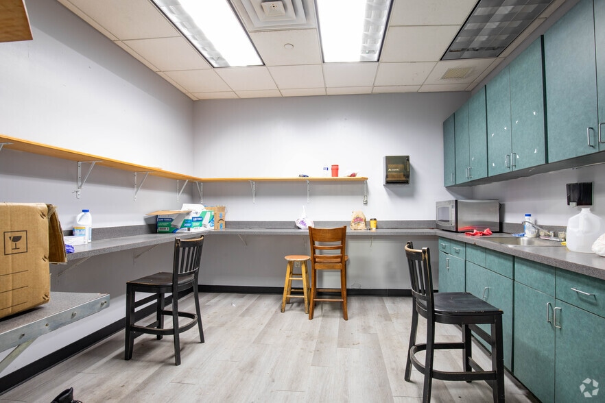 More Photos Of 110 Emjay Blvd, Brentwood Warehouse For Sale