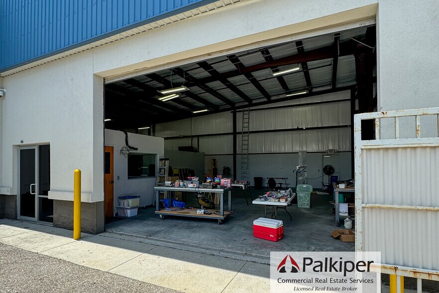 More Photos Of 756 Business Park Blvd, Winter Garden Flex For Lease