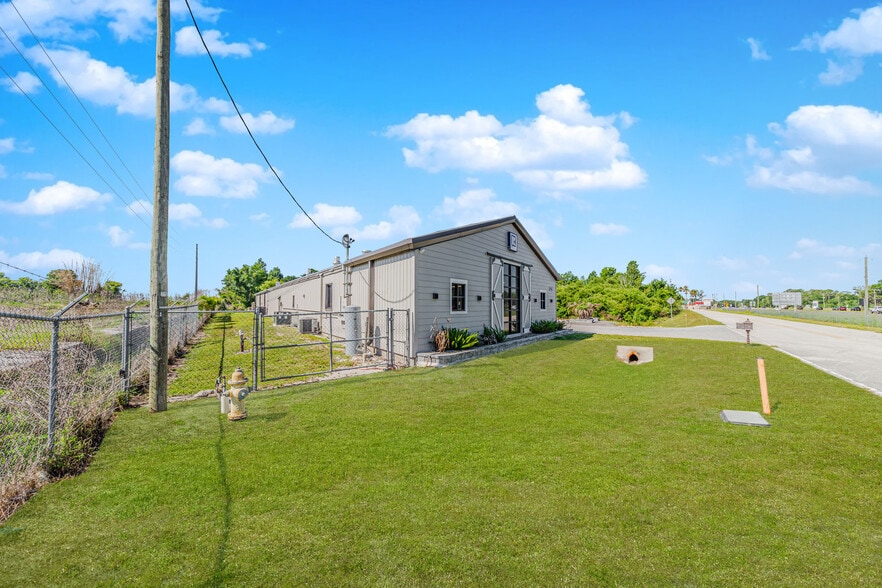 More Photos Of 1062 US Highway 92, Auburndale Warehouse For Sale