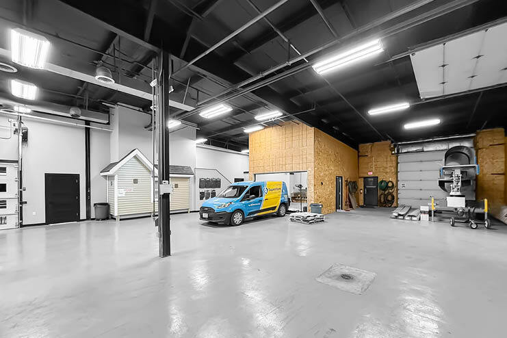 More Photos Of 3300 NW 101st St, Urbandale Warehouse For Lease