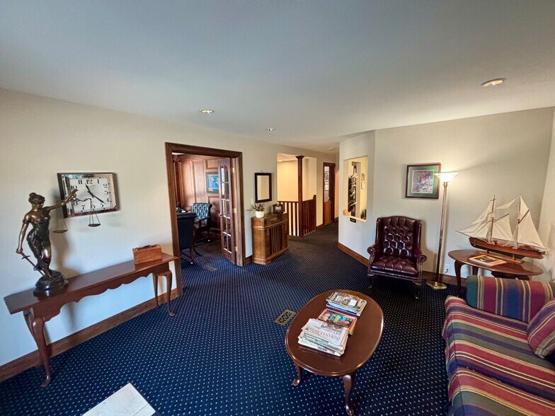 More Photos Of 1915 Broad Ripple Ave, Indianapolis Office For Sale