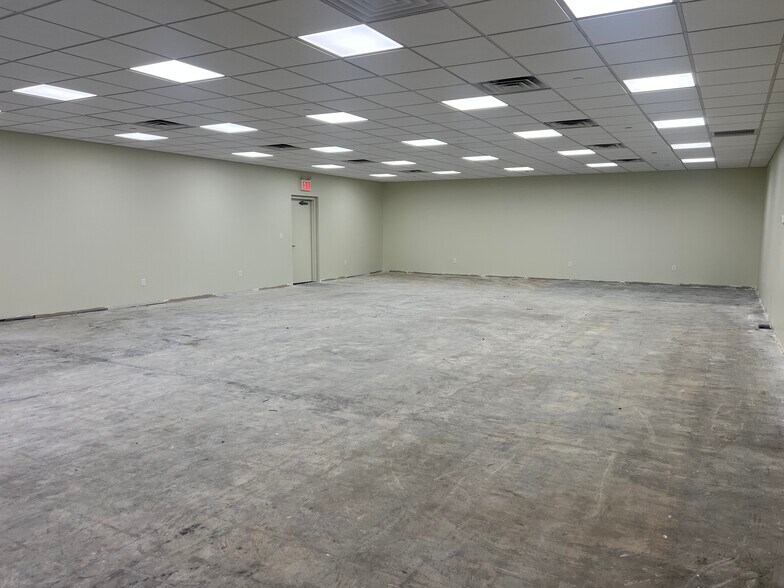 More Photos Of 550 Brush Ave NW, Bronx Warehouse For Lease