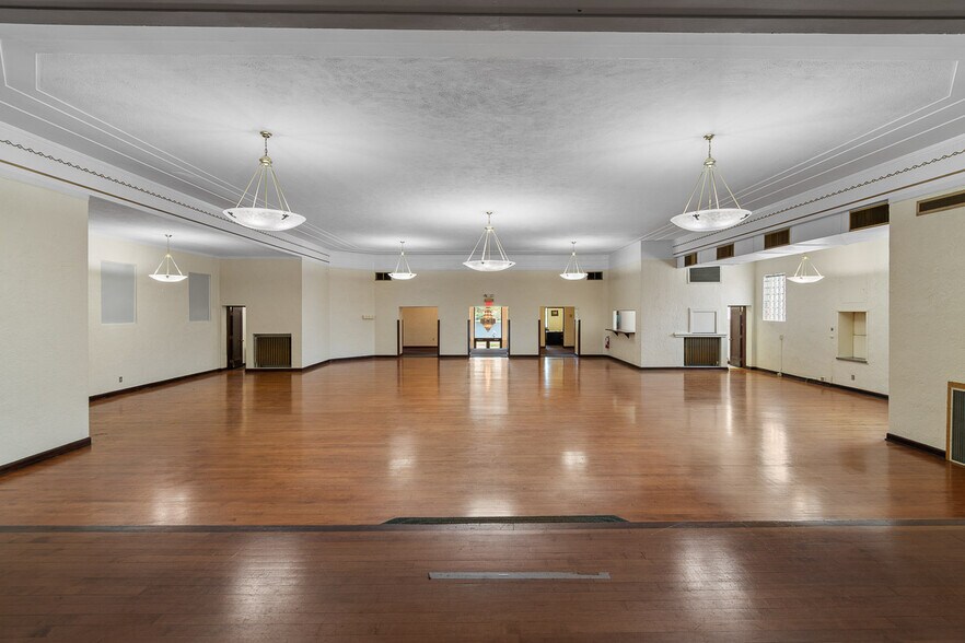 More Photos Of 542 W Park Ave, Barberton Lodge Meeting Hall For Sale