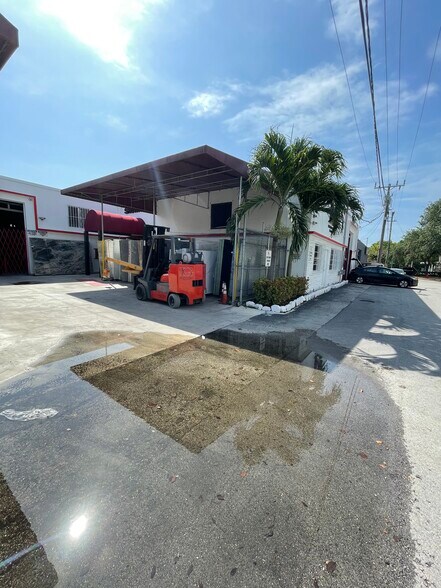 More Photos Of 990 NW 13th Ter, Fort Lauderdale Warehouse For Sale