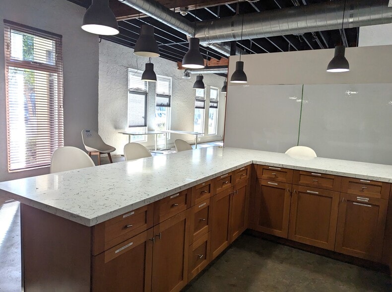 More Photos Of 2301-2323 W 190th St, Redondo Beach Industrial For Lease