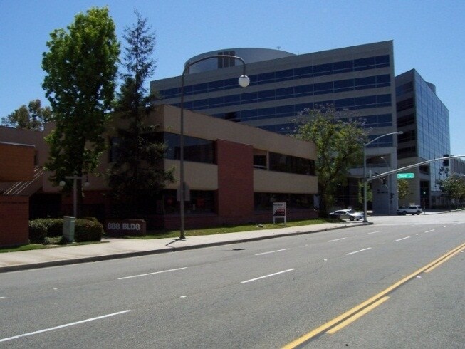 More Photos Of 888 W Santa Ana Blvd, Santa Ana Medical For Sale