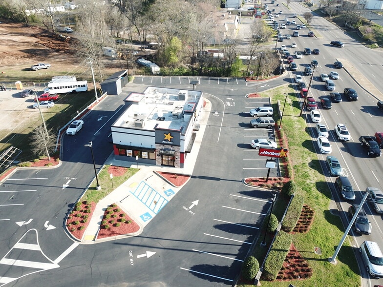 More Photos Of 9400 Parkway E, Birmingham General Retail For Sale