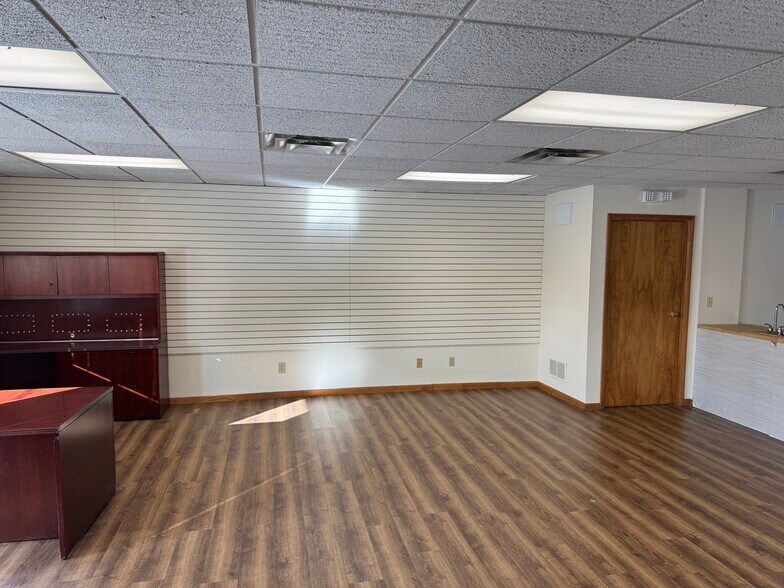 More Photos Of 753 Rowley Rd, Victor Warehouse For Lease