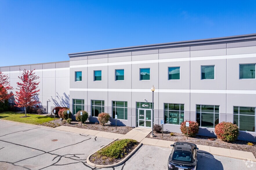More Photos Of 9875 S Stern St, Oak Creek Warehouse For Lease