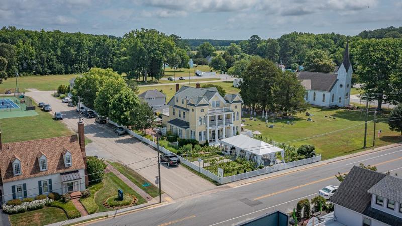 More Photos Of 65 Tavern Rd, Irvington Hotel For Sale