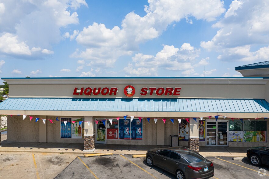 More Photos Of 11307 Garnett Rd, Tulsa Unknown For Lease