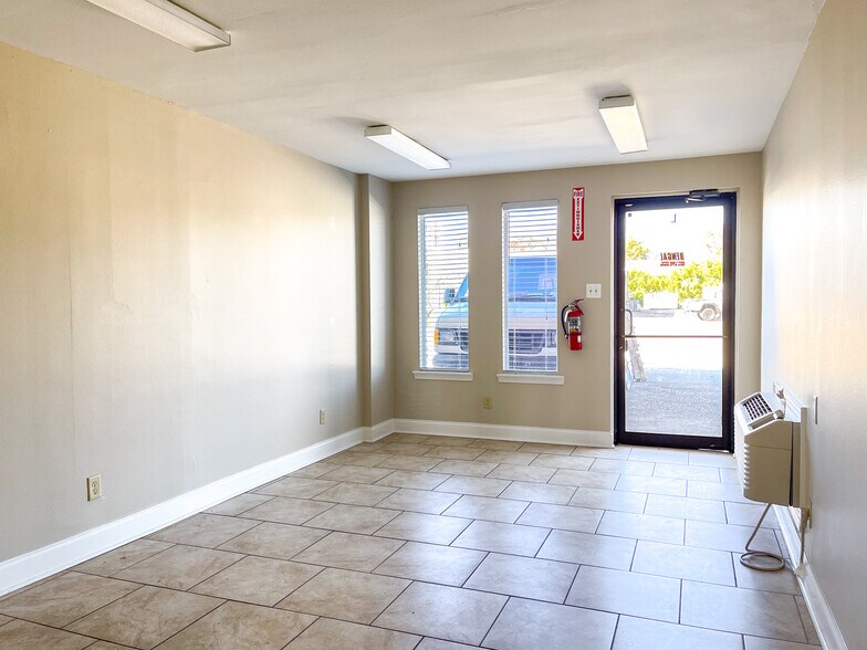 More Photos Of 8967 Castille Rd, Baton Rouge Warehouse For Lease