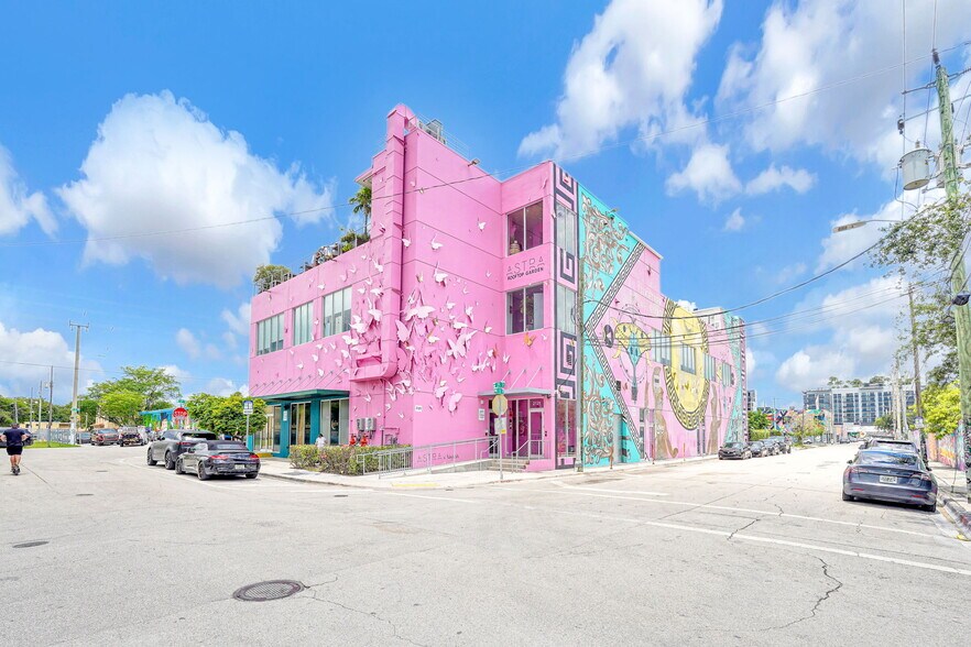 More Photos Of 2121 NW 2nd Ave, Miami Storefront Retail Office For Lease