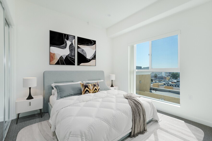 More Photos Of 422 S Lake St, Los Angeles Apartments For Sale