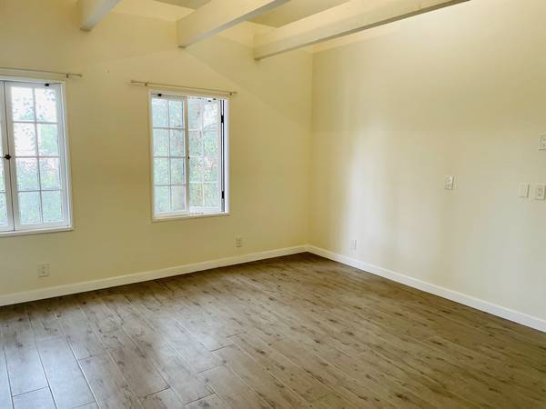 More Photos Of 1276 N Palm Canyon Dr, Palm Springs Medical For Lease