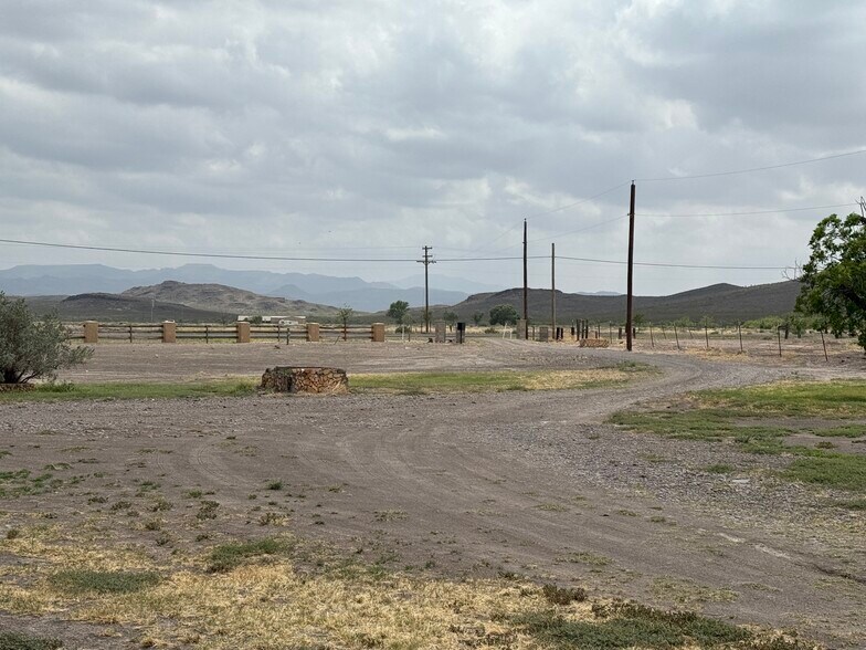 More Photos Of 8610 HWY 17, Balmorhea Specialty For Sale