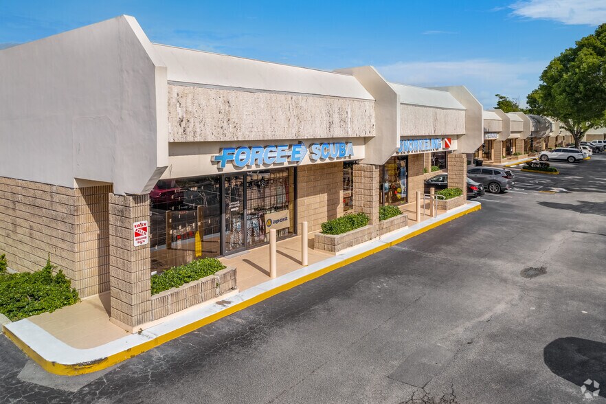 Primary Photo Of 2621 N Federal Hwy, Boca Raton Unknown For Lease