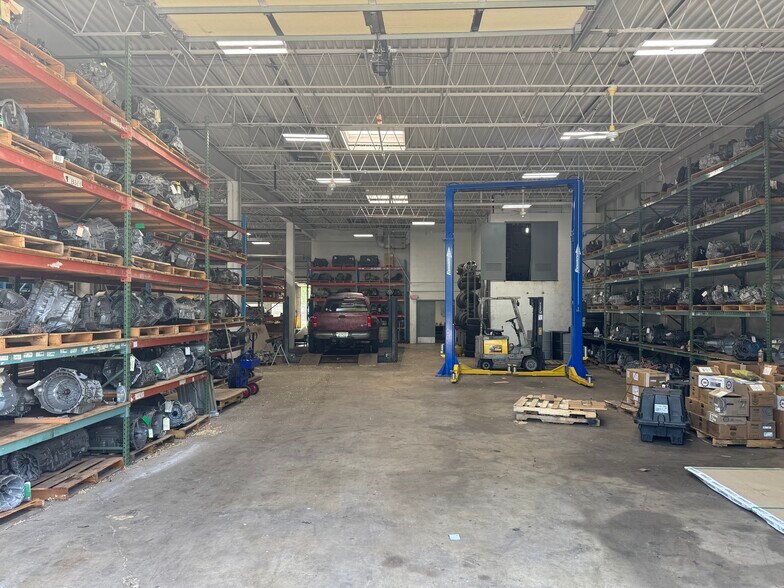 More Photos Of 7218 N Virginia Rd, Crystal Lake Light Distribution For Sale