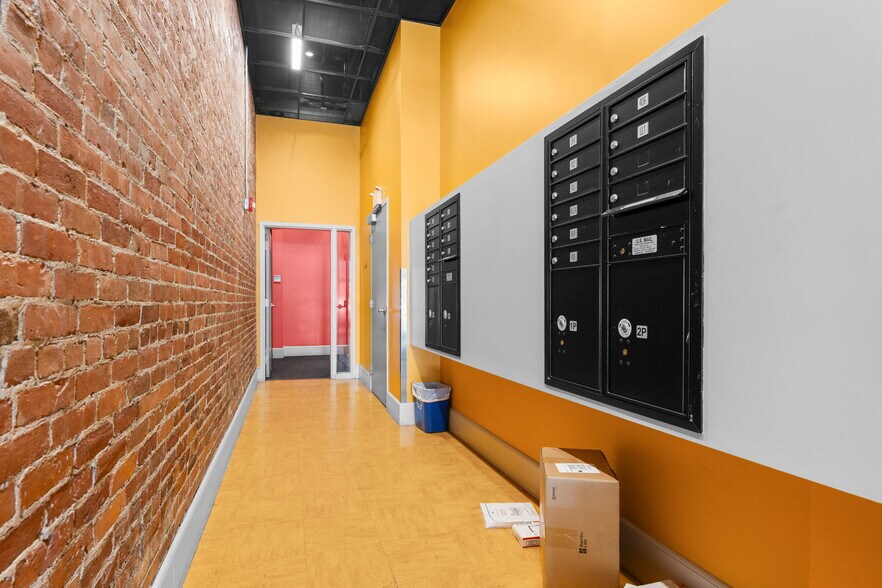 More Photos Of 423 W Broadway, South Boston Office For Lease