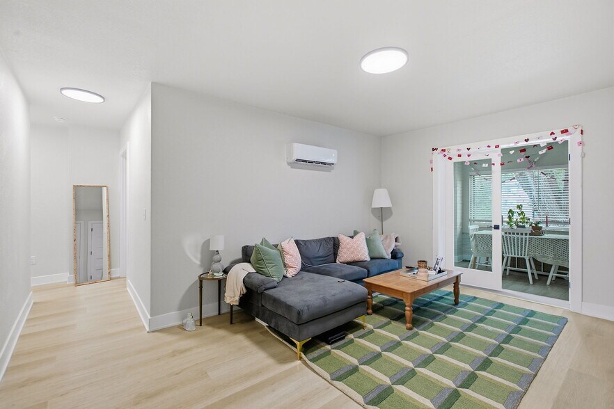 More Photos Of 4335 Mercier St, Kansas City Multifamily For Sale