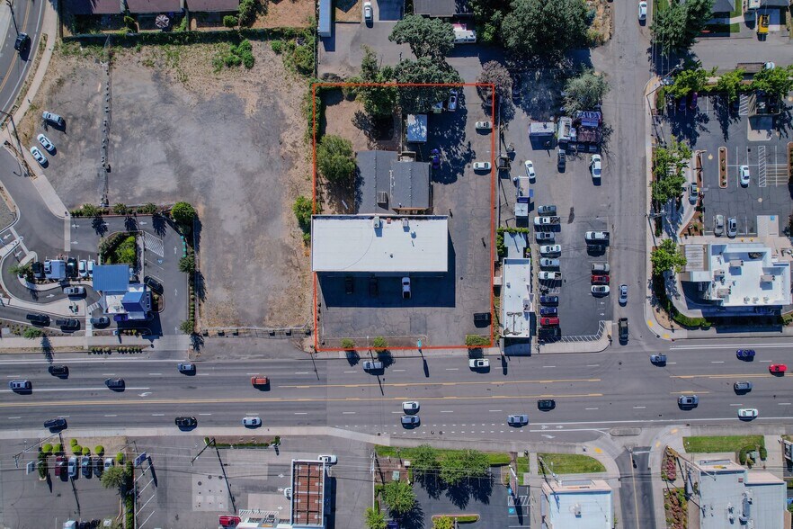 More Photos Of 9691 SE 82nd Ave, Happy Valley General Retail For Sale