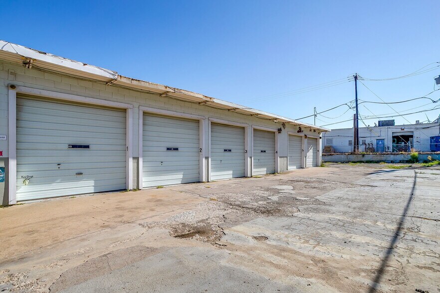 More Photos Of 5323-5325 Woodway Dr, Fort Worth General Retail For Sale