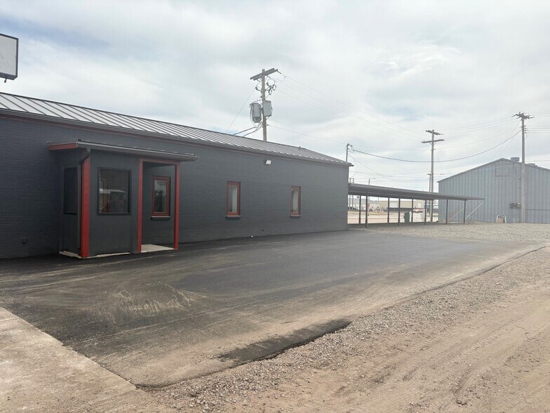 More Photos Of 212 W 1st St, Ogallala Office For Sale