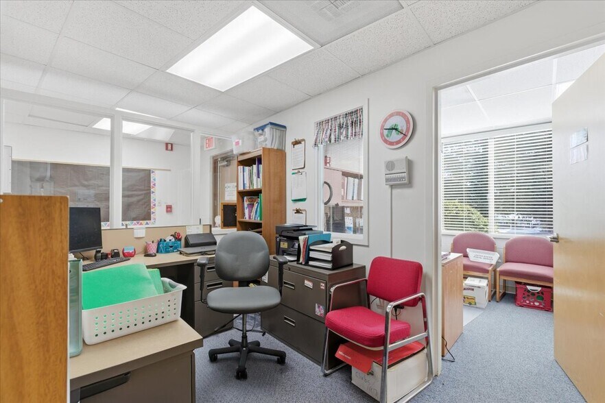 More Photos Of 2330 Mount Hebron Dr, Ellicott City Schools For Lease