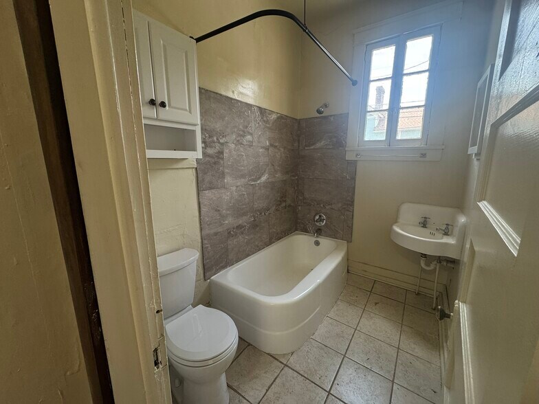 More Photos Of 903 Luttrell St, Knoxville Apartments For Sale