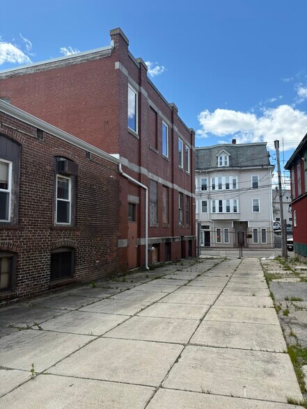 More Photos Of 565 N Main St, Woonsocket Warehouse For Sale