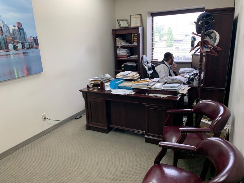 More Photos Of 3635-3675 Boul de la Grande-Allée, Boisbriand Flex For Lease