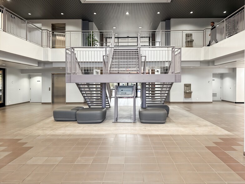 More Photos Of 800 E Wetmore Rd, Tucson Coworking Space