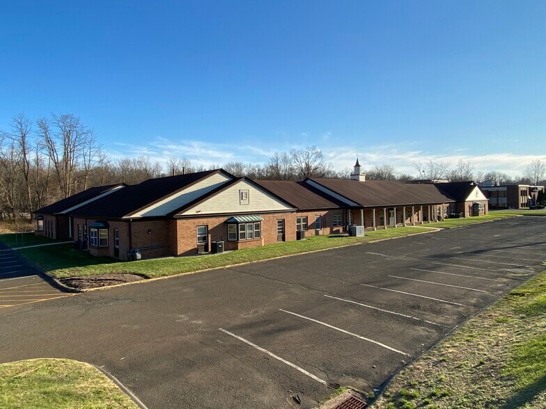 More Photos Of 102-104 S Turnpike Rd, Wallingford Office For Lease