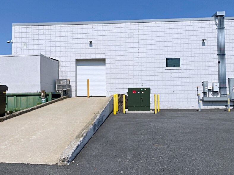 More Photos Of 64 Industrial Pky, Woburn Manufacturing For Lease
