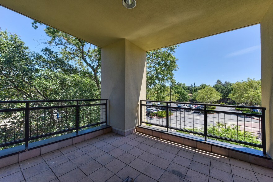 More Photos Of 8680 Greenback Ln, Orangevale Office For Lease