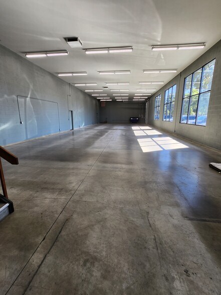 More Photos Of 310 SE Railroad St, Bend Storefront Retail Residential For Lease