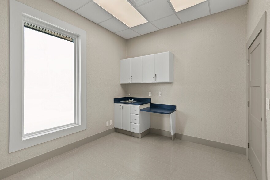 More Photos Of 431 N Kirkman Rd, Orlando Medical For Lease