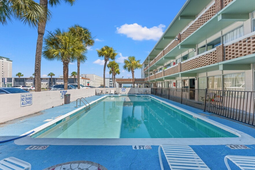More Photos Of 1900 S Ocean Blvd, Myrtle Beach Hotel For Sale