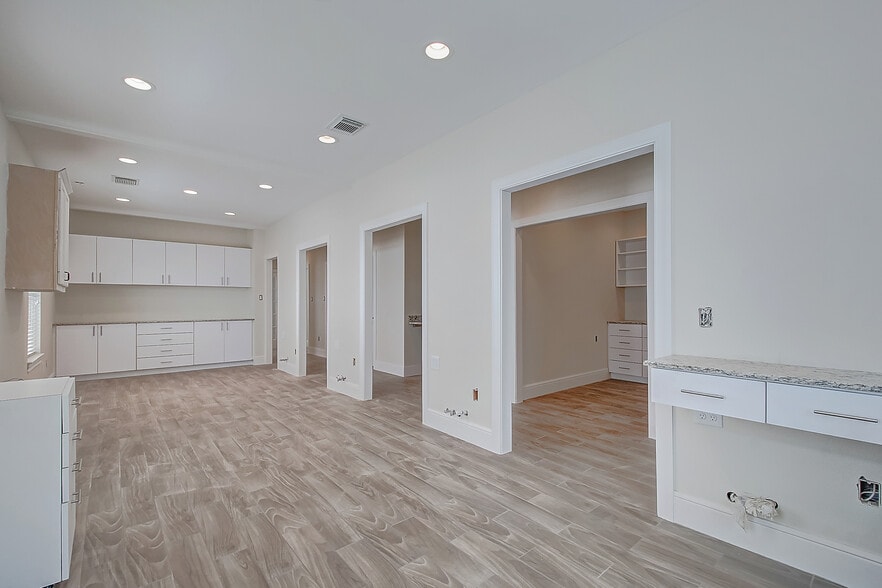 More Photos Of 21386 Provincial Blvd, Katy Medical For Sale